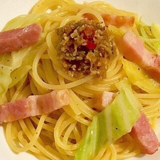 キャベツとベーコンのパスタ